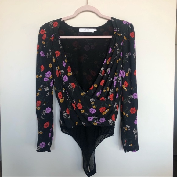 ASTR x Revolve black floral bodysuit - Picture 3 of 7